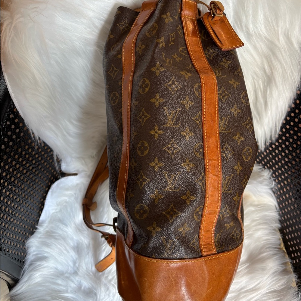 Authentic Louis Vuitton Randonnee GM large backpack with pouch - Picture 2 of 12